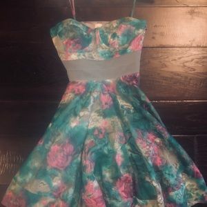 Elizabeth and James dress
